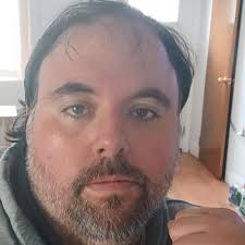 Hello Friday. I dressed up for you. Feeling fresh. Feeling good. Let's go.  😉💛 . . #fridayvibes #feelinggood