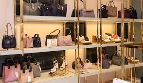 Explore tweets of lyn alden @lynaldencontact on twitter. Thailand S Lyn Launches Its First Store In India