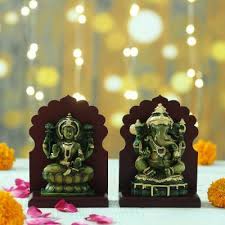 Wedding gifts for friends can be of a more classy nature. Wedding Gifts For Friend Marriage Gifts For Best Friends Igp