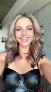 I’m OBSESSED💇🏼‍♀️🤩 #newhair #hairtransformation #brunettetoblonde  #hairgoals #hairtransition