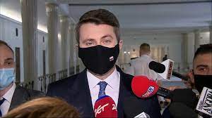 Partia jarosława gowina we wtorek ma podać szczegóły dotyczące postulowanych przez nią zmian w tym programie. R7kn1a W67xhbm