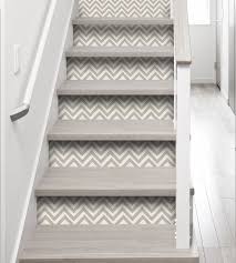 Stickers Contremarche Chevrons Gris Stickers Pour Escaliers A Chevrons Gris Et Blanc Contremarche Adhesi Stickers Escalier Escalier Relooking Deco Escalier
