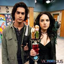 Elizabeth Gillies & Avan Jogia: Are Beck & Jade Back Together On  'Victorious'?: Photo 513528 | Ariana Grande, Avan Jogia, Elizabeth Gillies,  Leon Thomas, Victoria Justice, Victorious Pictures | Just Jared Jr.