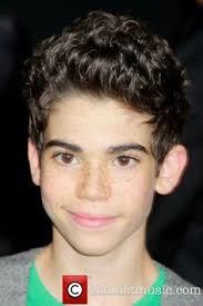 9 My Fav People Ideas Celebrities Favorite Celebrities Celebrities Male It is rather striking that red was chosen after featuring derek's blue wolf eyes in the first three covers and wearing a blue hoodie in the fourth. pinterest