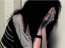 भिंड में बिजली सुधारने आए मिस्त्री की महिला पर फिसली नजर, घर में अकेला देख  किया रेप | Slippery eyes on the woman of the Egyptian who came to improve  electricity in