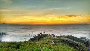 Melepaskan bendera sempena harmony walk pada hari malaysia pada 16.09.2020. Gunung Bendera Padalarang Si Cantik Yang Ramah Didaki