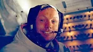 Armstrong, who died in 2012 at age 82, said he came up with the statement himself. Neil Armstrongs Spuren Der Traum Vom Mond Wissen Tagesspiegel
