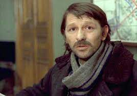 Sebastian papaiani was a famous romanian film and theater actor.he was born on august 25, 1936 in pitesti, romania. A Murit Marele Actor Sebastian Papaiani È™tiri Hunedoara