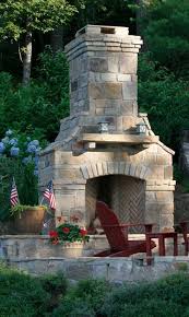 Grossen Gemauerten Kamin Auf Der Seite Eine Terrasse Outdoor Fireplace Patio Outdoor Stone Fireplaces Patio Fireplace