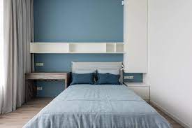 Placing the lighter color on the top half visually heightens the ceiling. Two Color Combinations For Bedroom Walls Tips 11 Ideas 2021 Hackrea