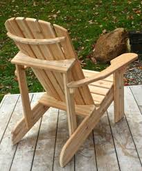 classic cedar adirondack chair handmade by ozark mountain furniture meubles de jardin en bois chaises de patio fauteuil jardin