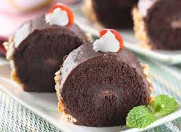 Bolu gulung black forest merupakan olahan kue black forest dalam bentuk gulung. Resep Bolu Gulung Mini Double Cokelat Enak Untuk Hidangan Saat Valentine Yang Nikmatnya Double Semua Halaman Sajian Sedap