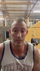 Robin Souza's Instagram, Twitter & Facebook