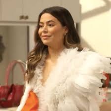 The trailer for the upcoming series premiered on tuesday, just a few weeks before its june 17 premiere. Icarly Reboot Trailer And Release Date Watch