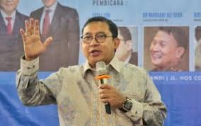 Pria yang memunculkan jargon 'dag dig dug duer daia' ini sempat diisukan sebagai kembaran fadli zon karena beberapa kemiripan di wajahnya. Fadli Zon Sebut Lembaga Survei Sering Meleset Harusnya Mereka Disuruh Harakiri