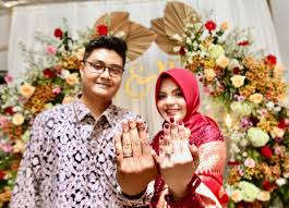 @elesssarr mau jualan online tapi belom punya produk? Engagement Decoration Imel Nouval By Merandal Decor Bridestory Com