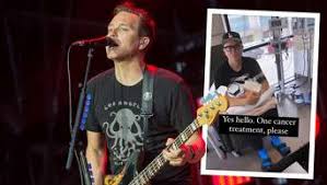 Mark allan hoppus is an american musician, singer, songwriter, record producer, and former television personality best known as the bassist. Blink 182 Star 49 Macht Jetzt Krebsdiagnose Offentlich Es Ist Sch Und Ich Habe Angst Stars