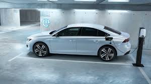 Komfortowa i przestronna kabina nowego sedana klasy premium peugeot 508 gt zwraca uwagę unikatową tapicerką z alcantary® w kolorze szary gréval. Peugeot Opens Order Books For Hybrid 508s And 3008s