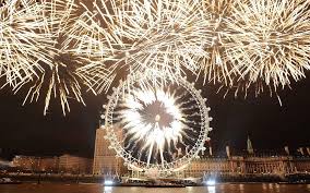 Here Comes 2012 Big Ben Lights Up The Sky With Firework Display To Ring In Olympic New Year New Years Eve Fireworks New Year S Eve Around The World London Fireworks