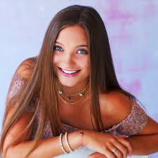 Lola Shipman's Instagram, Twitter & Facebook