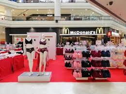 It has every basic stuff you'll need at mall such as a cinema, department store, restaurant and many more. Audrey Lingerie Fair At Parkson Subang Parade Valid Until 28 April 2019