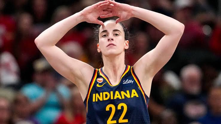 Caitlin Clark's Pass to Sophie Cunningham Draws Attention for the Wrong  Reason - Athlon