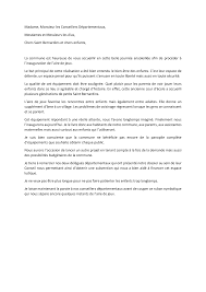 Allongé le corps est mortpour des milliersc'est un homme qui dort.a moitié pleine est l'amphorec'est à moitié videqu'on la voit sans effortvoir la vie. U1ql Wk9mchi0m