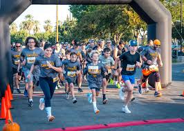 🏆 Congratulations to Andrew Wales, the first overall male, winning the 10K  in an exciting sprint finish with a time of 36:51 minutes! 🎉 Also, big  congrats to Abigail Wales, the first