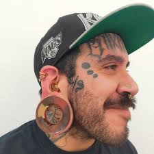 🪞GORILLA GLASS PORTRAITS🪞 ⭕️SOLID EYES, RHUBARB 2½"⭕️ ❎Custom jewelry 📸Kenneth  Crespo @kenkencrespo 🦍 #getpiercedwiththebest, #getgorilla ...  #gorillaglass #gorillaglassjewelry #legitbodypiercing #legitbodyjewerly  #safepiercing #bodypiercing ...