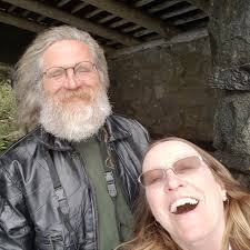 Who will be open Christmas Eve and Christmas Day in Yachats for food and  groceries?