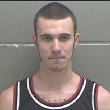 Derek Gullion (@Sharkbaitx)