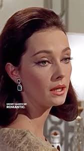 Angela Pringle's Instagram, Twitter & Facebook