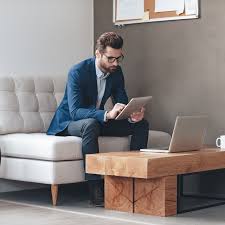 Nata nel maggio 2008 con una nativa impostazione digitale, nel 2014 ha potenziato il modello distributivo includendo nella sua offerta i. Lavora Con Noi Invia La Tua Candidatura A Santander