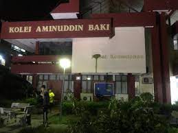 Hari ini saya akan menceritakan tentang kemudahan yang terdapat di kolej kediaman saya iaitu kolej aminuddin baki. Kolej Aminuddin Baki