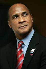 Republicans endorse ex-football star Swann