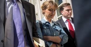 Deswegen verdient sie es, für das, was sie getan hat, zur rechenschaft gezogen zu werden, sagte oxenberg. Where Is Allison Mack Now Actress Releases Statement Ahead Of Sentencing
