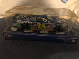 Action 2015 axalta jeff gordon brings the wildly popular #24 axalta chevrolet ss back to the track in 2015 as a primary sponsor in multiple races. Winner S Circle Action 1 24 Jeff Gordon 2001 Chevrolet Monte Carlo 400 Winners Circle Bugs Bunny Nascar