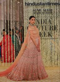 India modern the fusion of indian craftsmanship and fine textiles with contemporary chic. Icw 2018 Aditi Looks Ethereal As She Turns Showstopper For Tarun Tahiliani See Pics