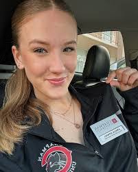 Amelia Howell's Instagram, Twitter & Facebook