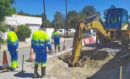 Una rotura en el colector de Cala de Bou deja sin agua a 6.000 vecinos