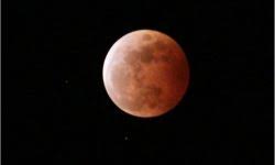Fenomena gerhana bulan merah darah yang akan muncul pada rabu 26 mei 2021 dikaitkan dengan gempa tahun 2018. Gerhana Bulan Total Bmkg