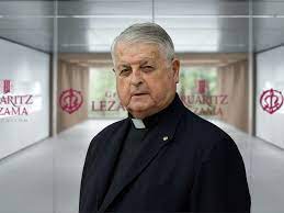 Muere Luis de Lezama, el cura vasco que fundó la taberna El Alabardero y la  Escuela de Hostelería de Sevilla