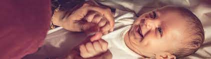 Wann sprechen kinder ihr erstes wort? Baby Erstes Lacheln Ab Wann Lachen Babys Rossmann De