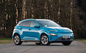 It hits 62mph (100km/h) in 7.6s and reaches a top speed of 104mph (167km/h). Hyundai Announces New Kona Electric Prices And Specifications Hyundai Media Newsroom