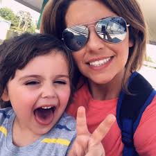 Crystal Straughn (@CrystalStraughn)