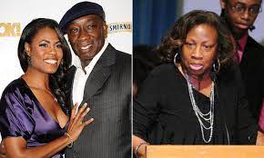 She told the daily beast, michael said, judy, i am not engaged, and i will get. Michael Clarke Duncan S Family Accuses Omarosa Of Manipulating Him Daily Mail Online