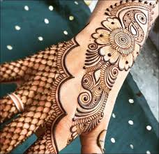 Cocok untuk para pengantin di hari pernikahan. Khaleeji Dubai Henna Designs Simple Mehndi Design