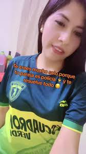 Imagen De Policia Y Su Novia