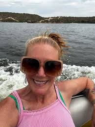 Hello! i am Hannah Seay, owner of Hannah Seay Lashes located @ 1055 N Main  St Suite A 📍 I have been offering lash extensions services in the  summerville area for the