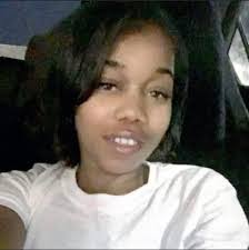 Dionne Moore's Instagram, Twitter & Facebook